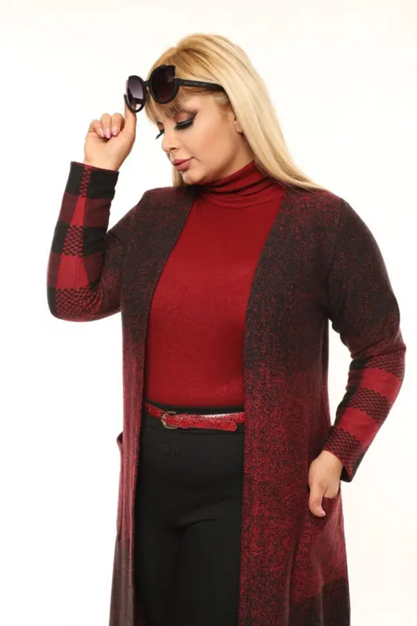 KADIN BORDO BÜYÜK BEDEN KARELİ DESEN JAKARLI YÜNLÜ HIRKA