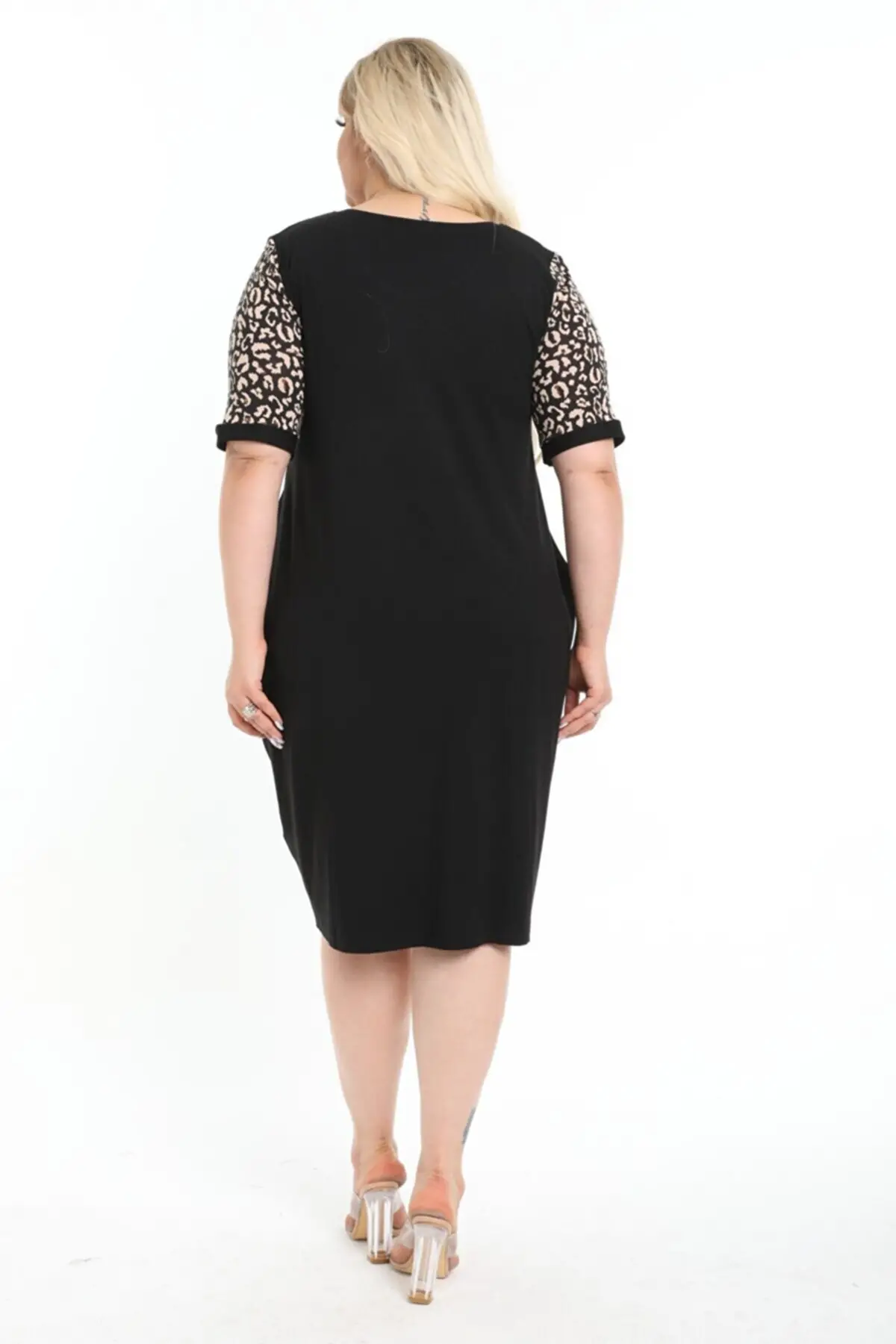 KADIN SİYAH BÜYÜK BEDEN LEOPAR DESEN CEPLİ ESNEK VİSKON ELBİSE