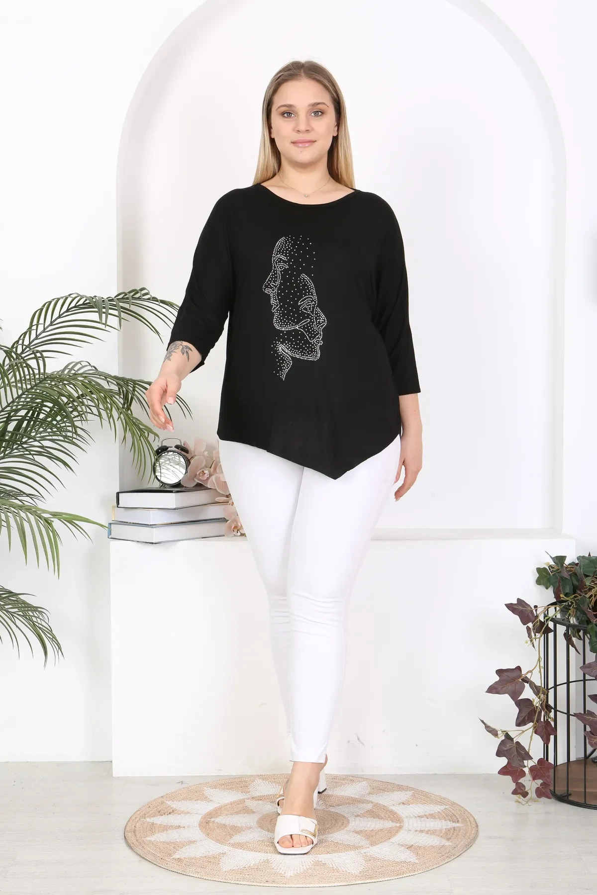 KADIN BÜYÜK BEDEN ÖNÜ TAŞLI ASİMETRİK KESİM ESNEK VİSKON BLUZ