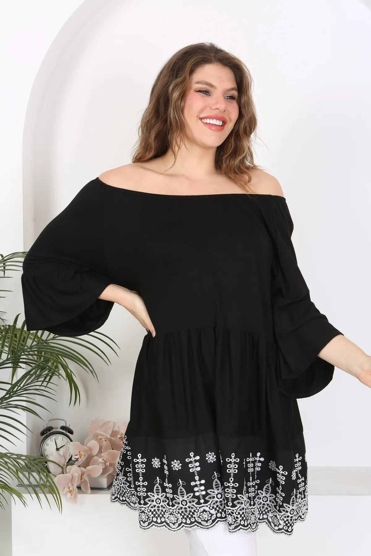 KADIN BÜYÜK BEDEN MADONNA YAKA ETEK FİSTO DETAY ESNEK VİSKON TUNİK