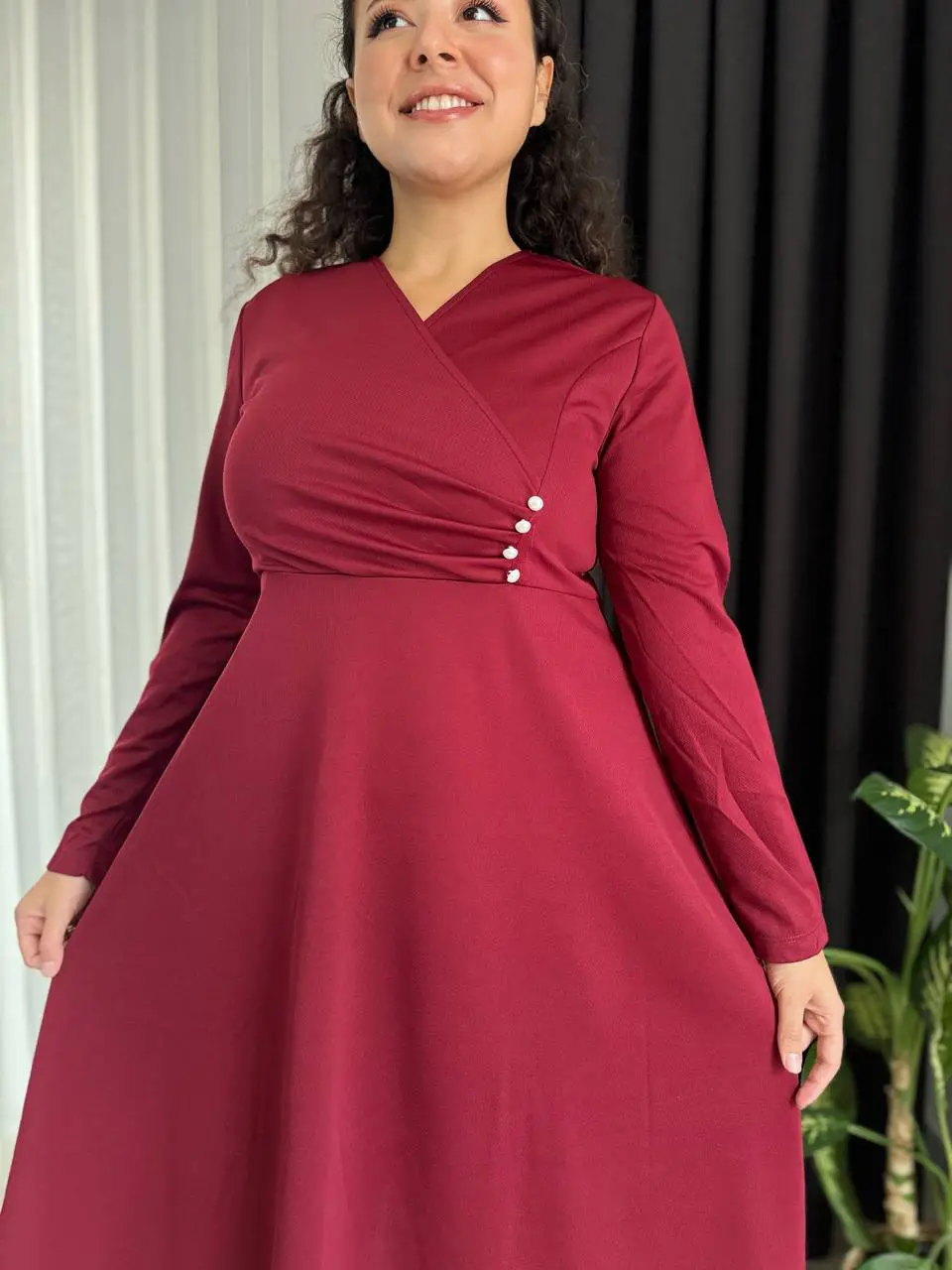 KADIN BÜYÜK BEDEN DÜĞME DETAY KRUVAZE YAKA LİKRALI KREP ELBİSE