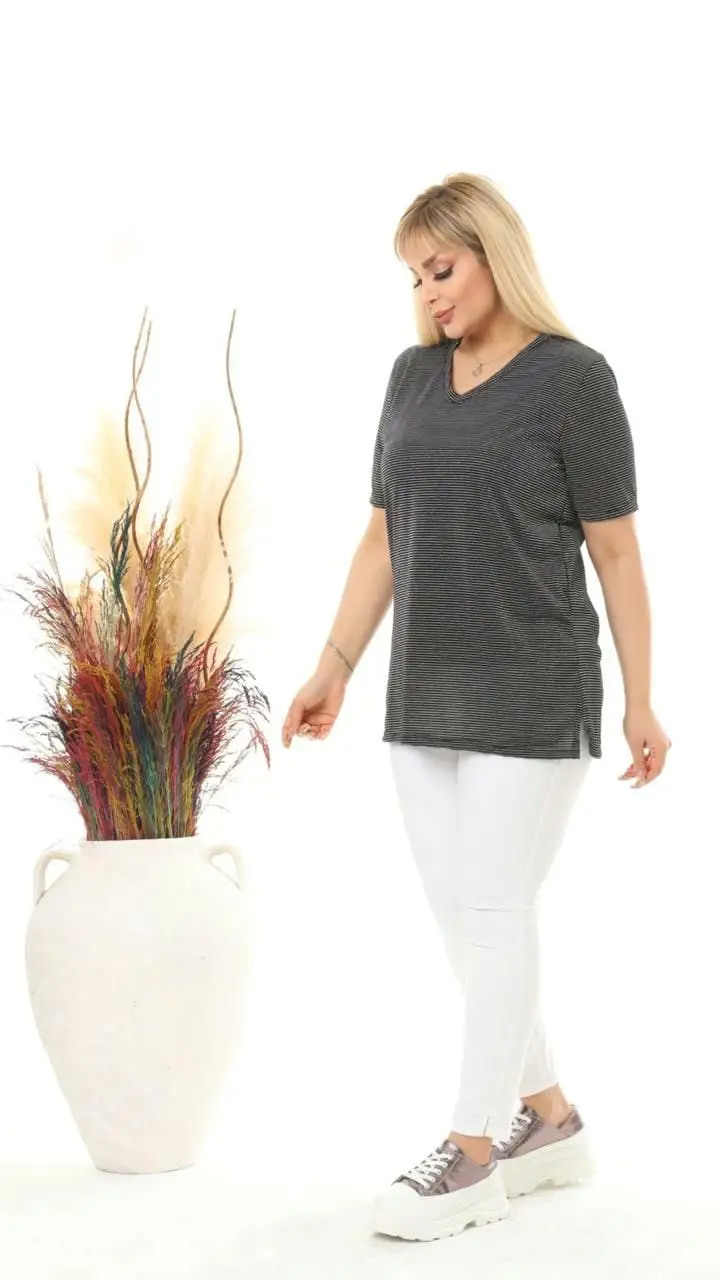 KADIN BÜYÜK BEDEN V YAKA SİMLİ ÇİZGİLİ VİSKON TSHIRT