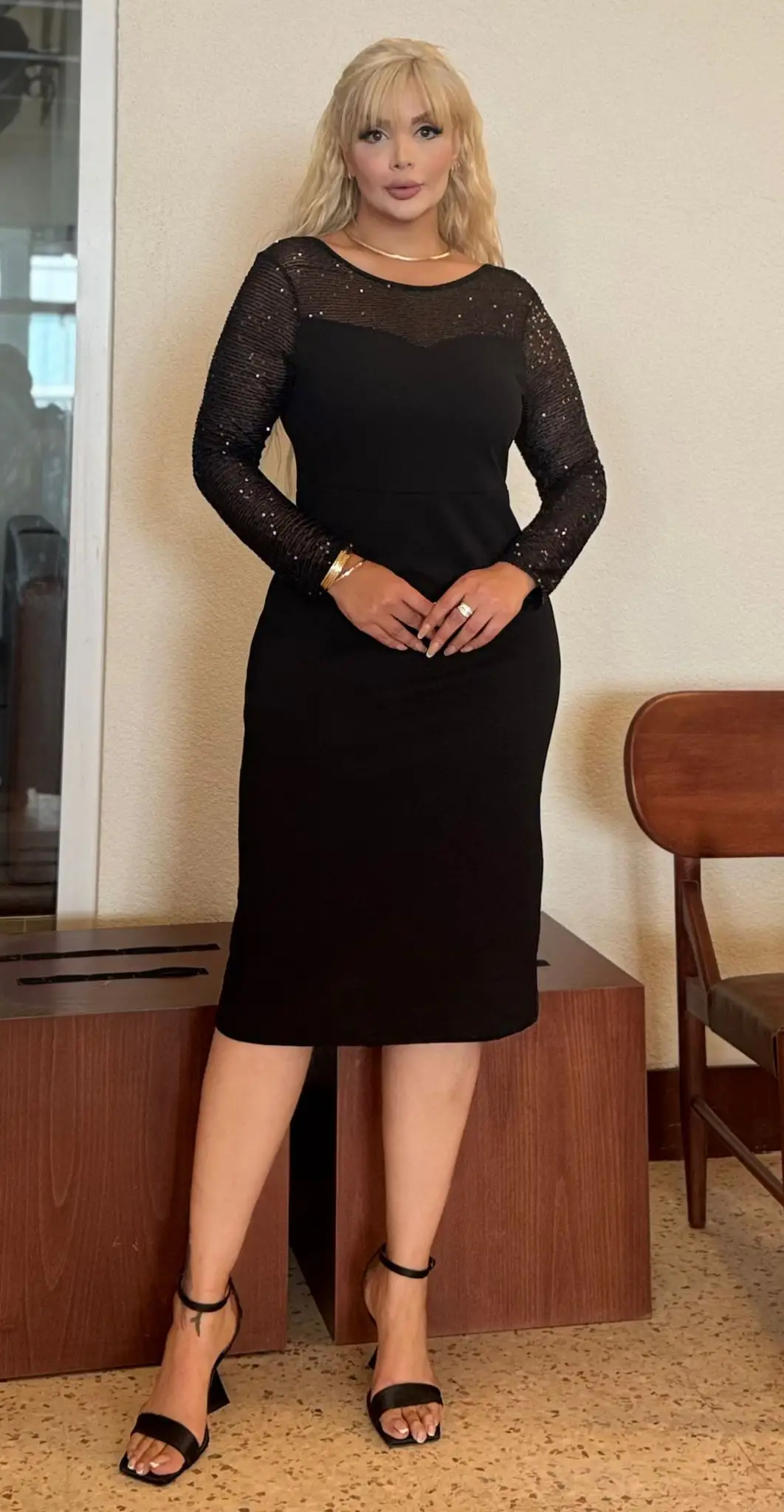 KADIN BÜYÜK BEDEN KALP YAKA PAYET DETAY LİKRALI SCUBA KREP ABİYE ELBİSE