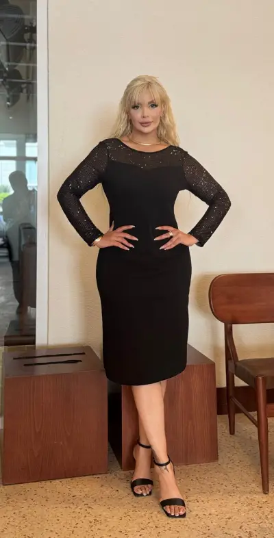 KADIN BÜYÜK BEDEN KALP YAKA PAYET DETAY LİKRALI SCUBA KREP ABİYE ELBİSE