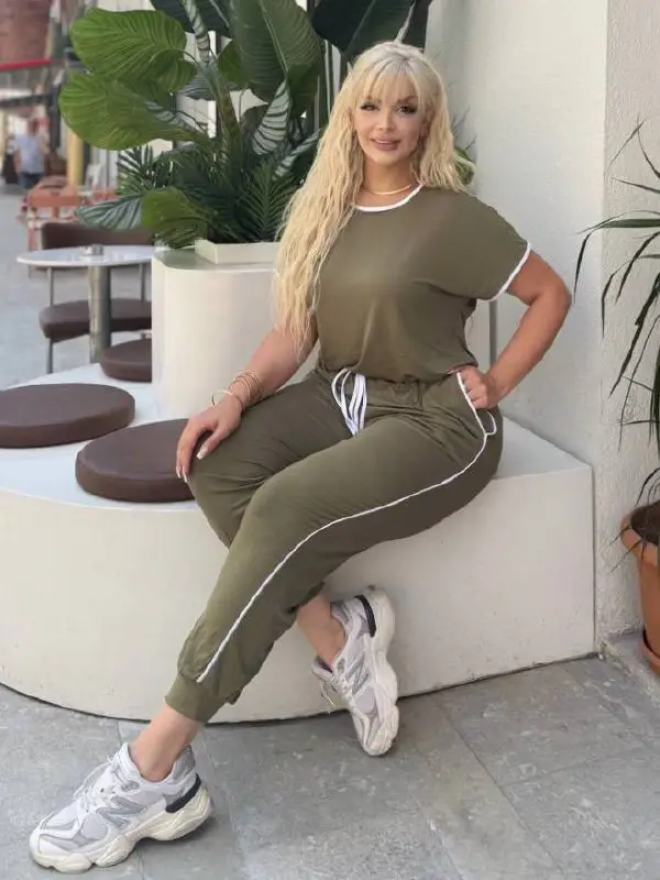 KADIN BÜYÜK BEDEN PAÇA MANŞETLİ CEPLİ BİYE DETAY LİKRALI VİSKON TAKIM