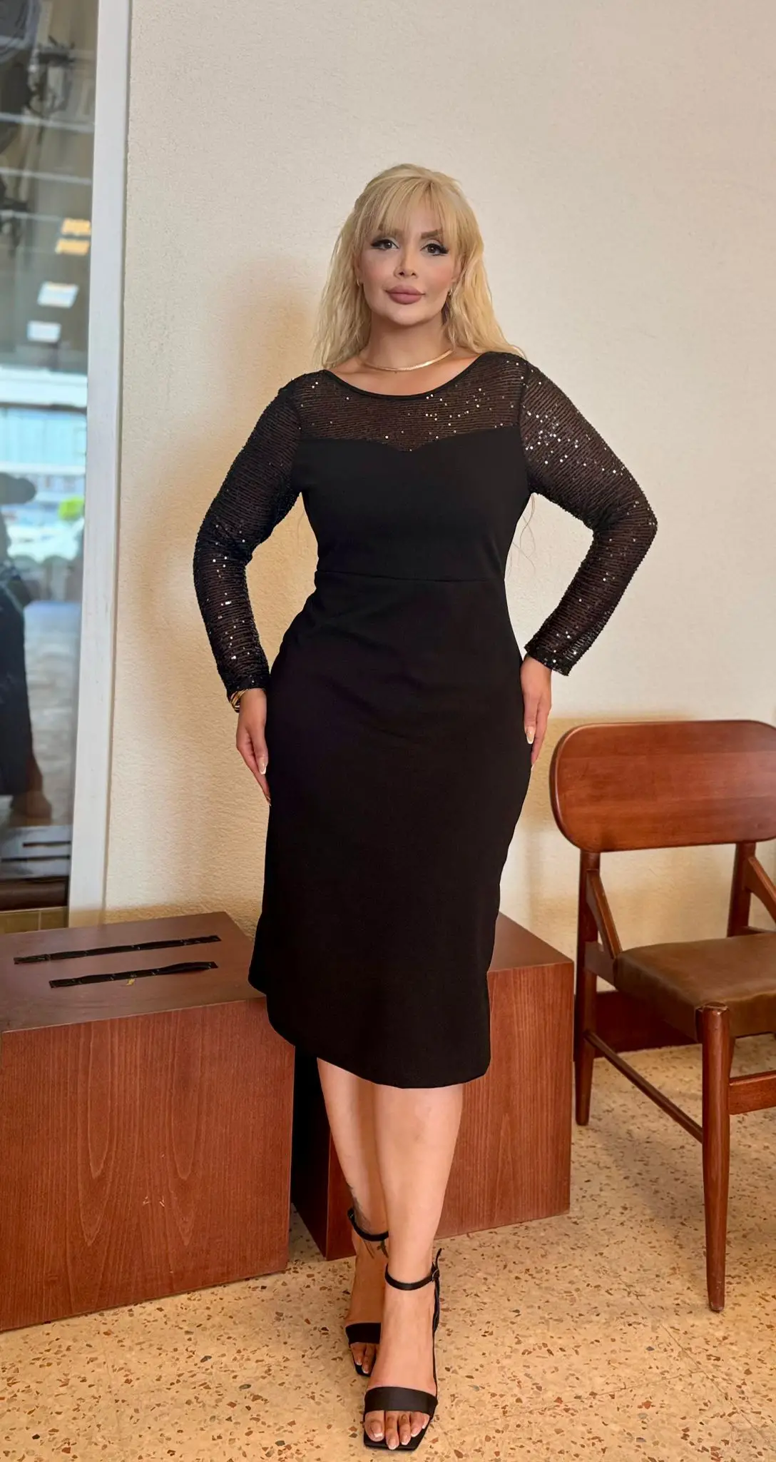 KADIN BÜYÜK BEDEN KALP YAKA PAYET DETAY LİKRALI SCUBA KREP ABİYE ELBİSE