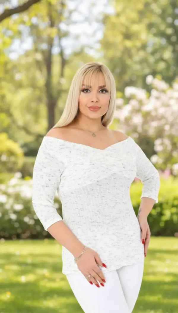 KADIN BÜYÜK BEDEN DEGAJE YAKA TRİKO BLUZ