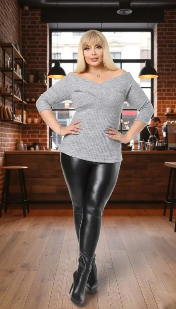  KADIN BÜYÜK BEDEN DEGAJE YAKA TRİKO BLUZ